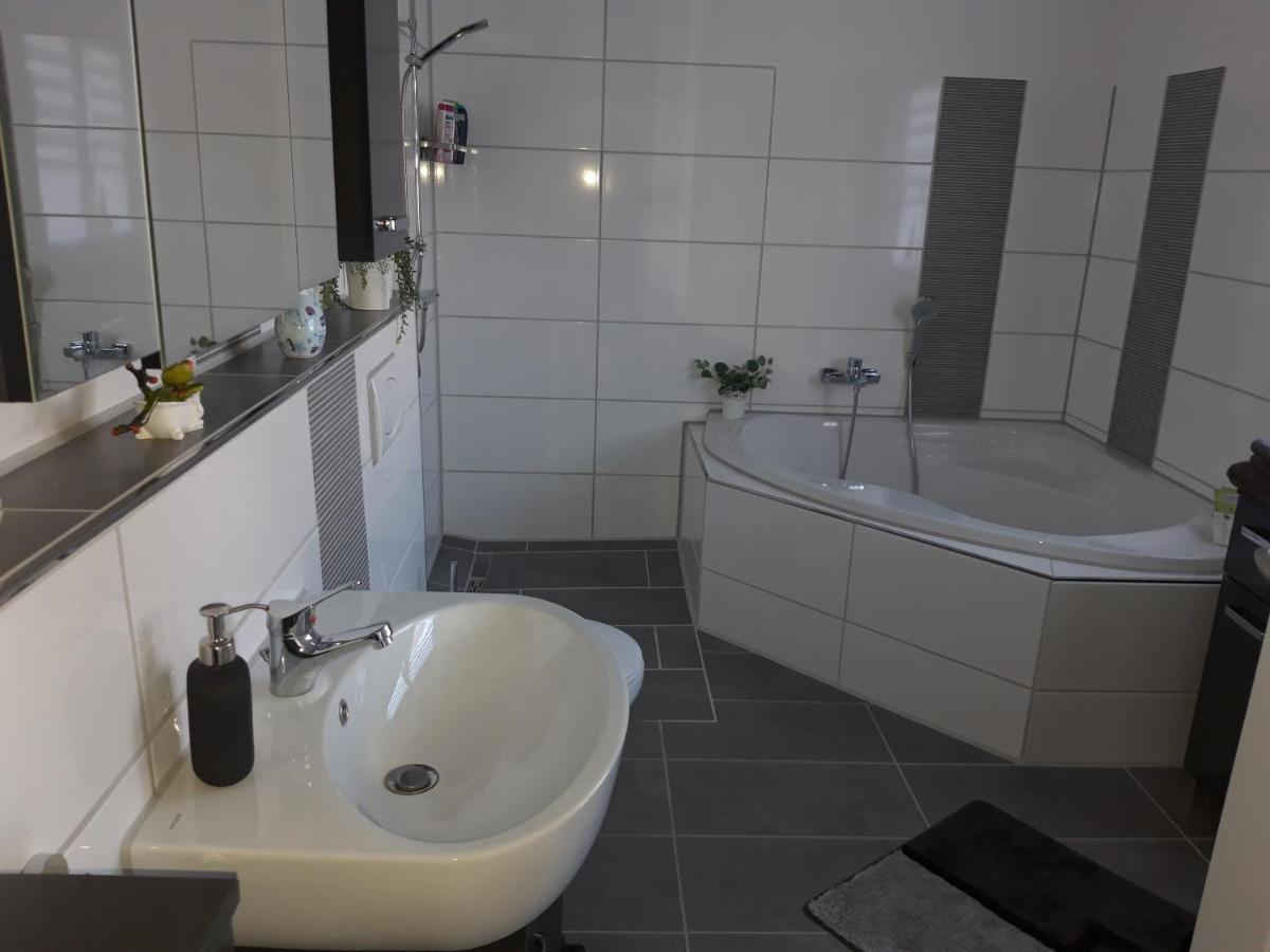 Ferienwohnung Finkenzeller Jever Exterior photo