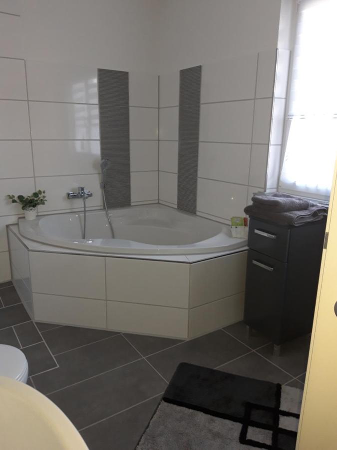 Ferienwohnung Finkenzeller Jever Exterior photo